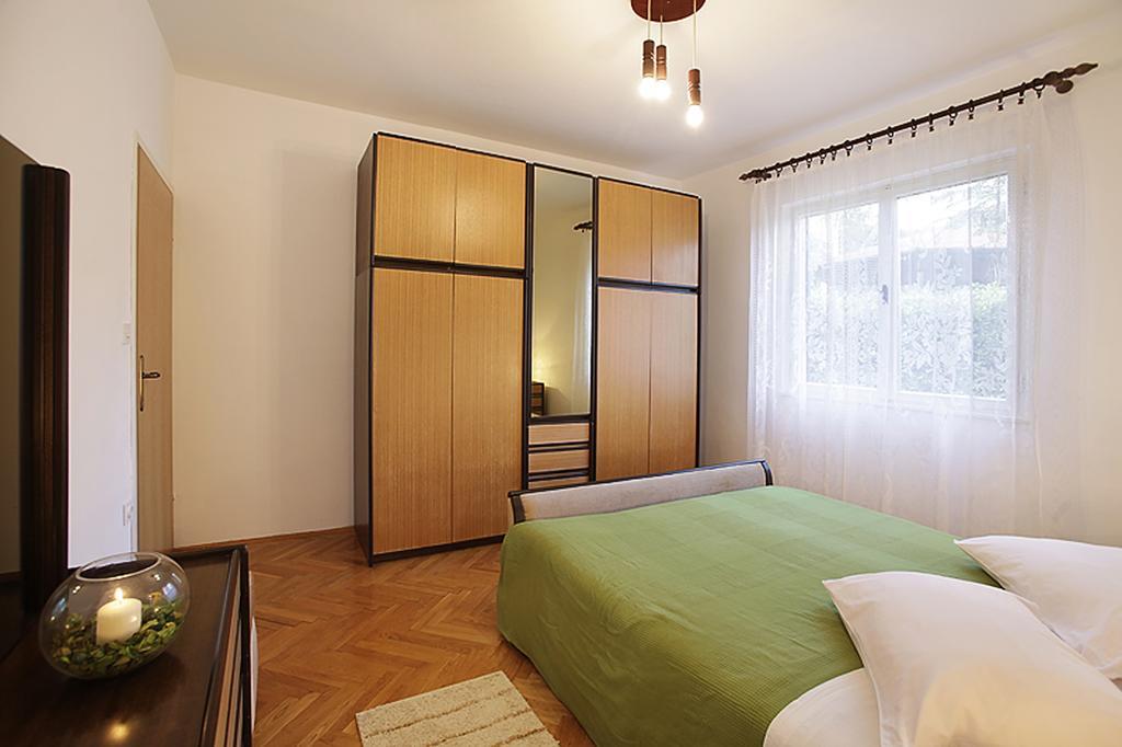 Ana Apartment Рабац Стая снимка
